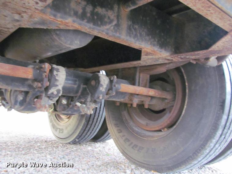 image for item J2624 1989 Gulfstream extendable flatbed trailer