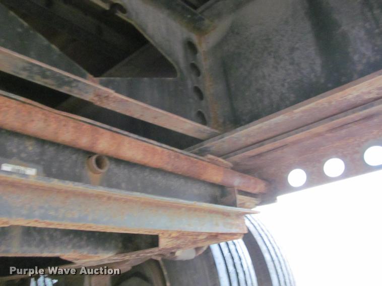 image for item J2624 1989 Gulfstream extendable flatbed trailer