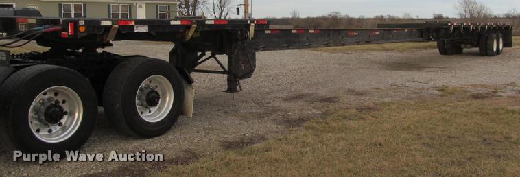 image for item J2624 1989 Gulfstream extendable flatbed trailer