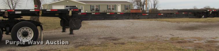 image for item J2624 1989 Gulfstream extendable flatbed trailer