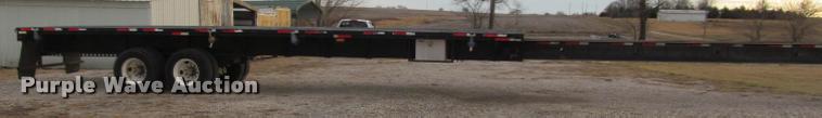 image for item J2624 1989 Gulfstream extendable flatbed trailer