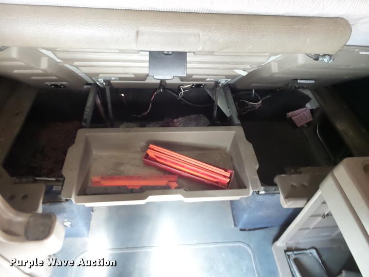 image for item J2638 2007 International 9400i semi truck