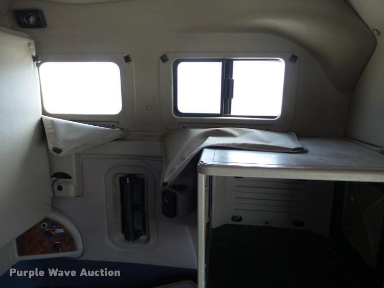 image for item J2638 2007 International 9400i semi truck