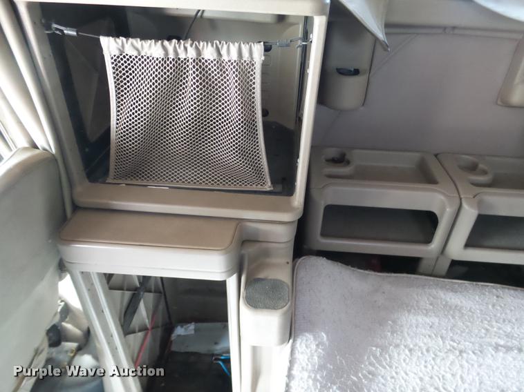 image for item J2638 2007 International 9400i semi truck