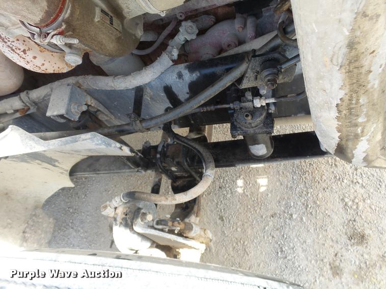 image for item J2638 2007 International 9400i semi truck