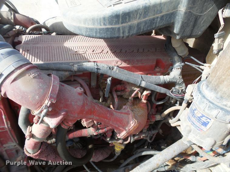 image for item J2638 2007 International 9400i semi truck