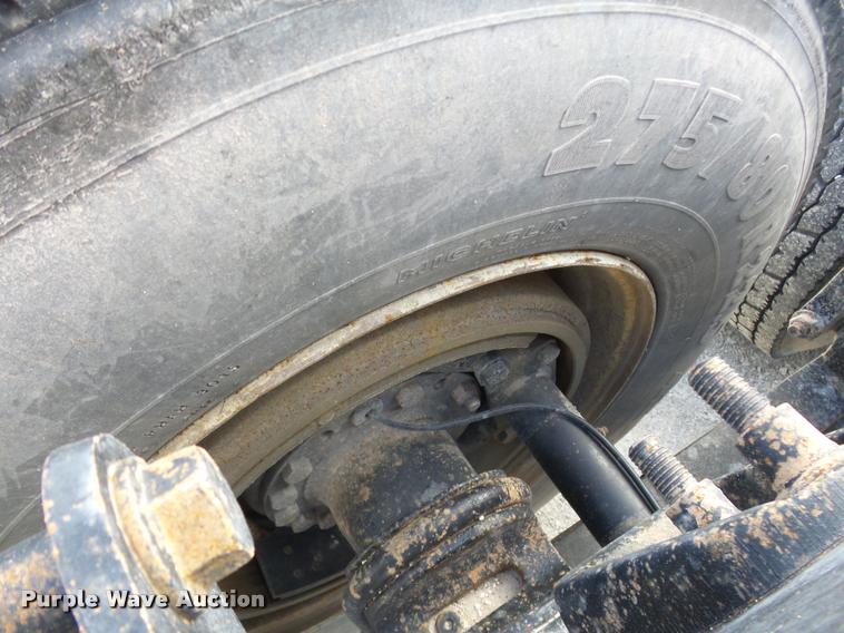 image for item J2638 2007 International 9400i semi truck