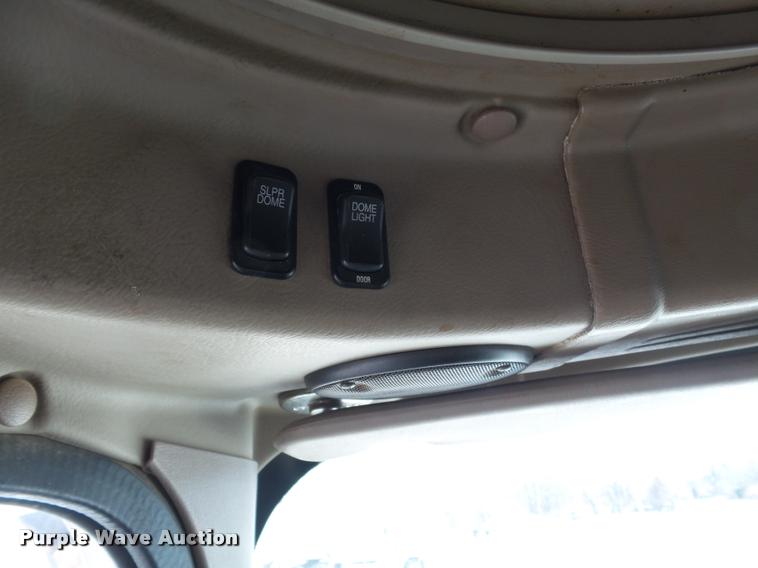 image for item J2639 2007 International 9400i semi truck