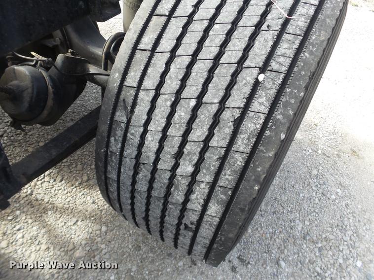 image for item J2639 2007 International 9400i semi truck