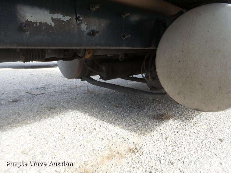 image for item J2639 2007 International 9400i semi truck