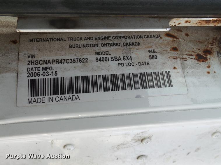 image for item J2639 2007 International 9400i semi truck
