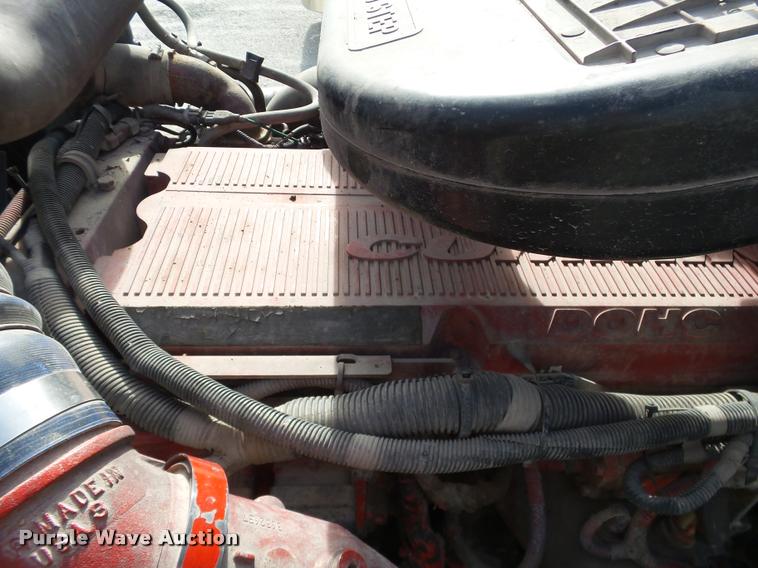 image for item J2640 2007 International 9400i semi truck