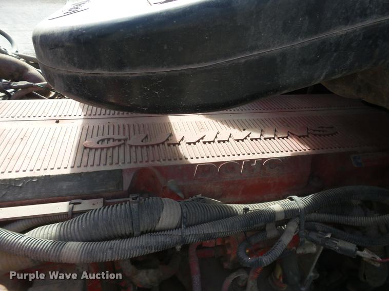 image for item J2640 2007 International 9400i semi truck