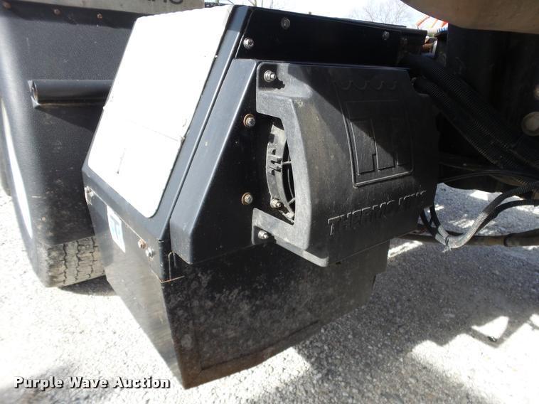 image for item J2640 2007 International 9400i semi truck