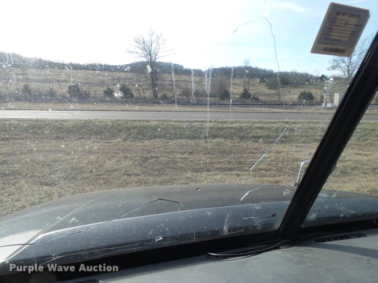 image for item J2642 2005 Freightliner Columbia semi truck