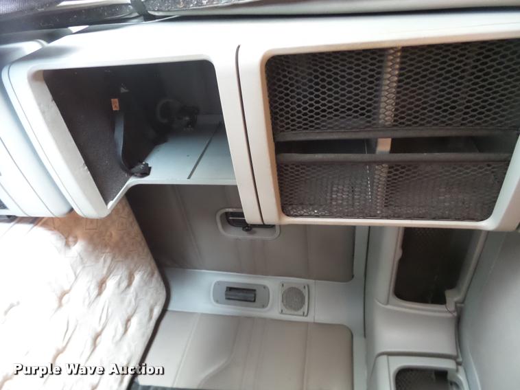 image for item J2643 2007 Freightliner Columbia semi truck