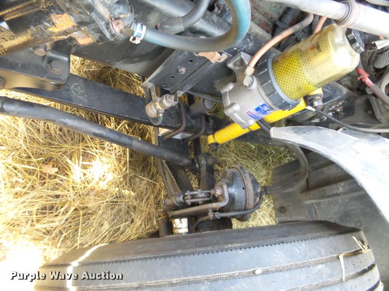 image for item J2643 2007 Freightliner Columbia semi truck