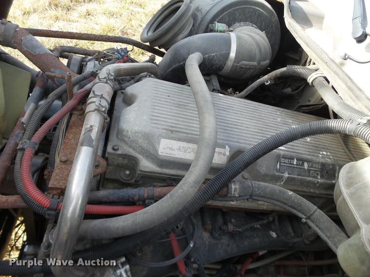 image for item J2643 2007 Freightliner Columbia semi truck