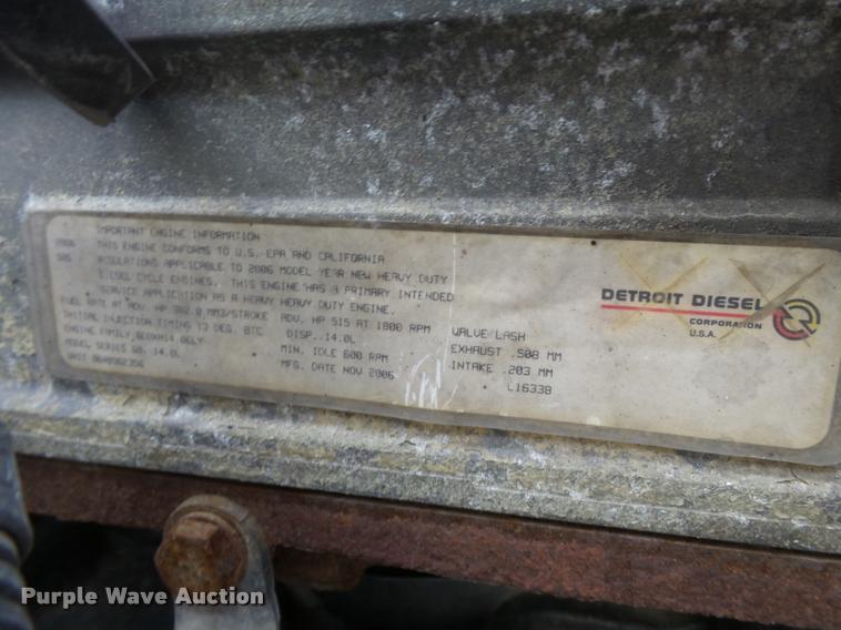 image for item J2643 2007 Freightliner Columbia semi truck