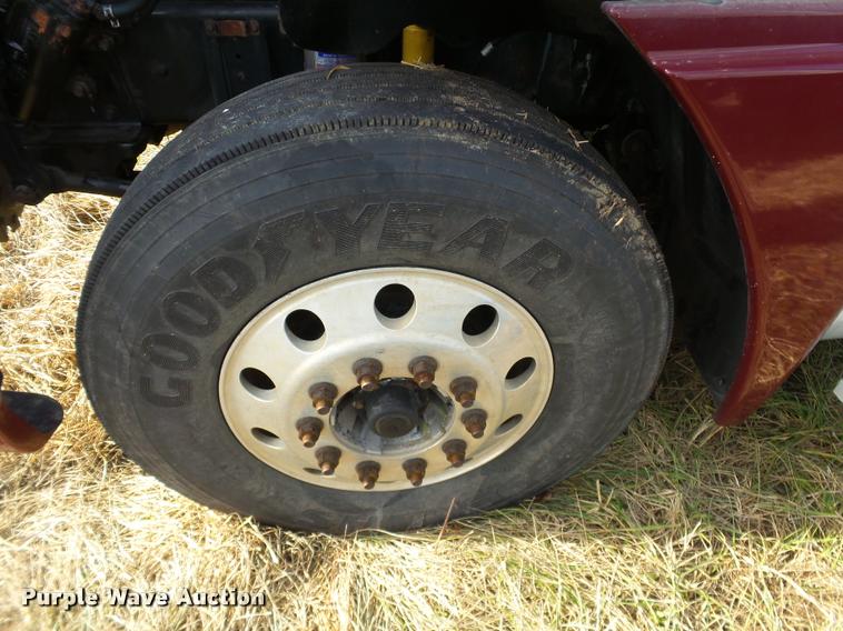 image for item J2643 2007 Freightliner Columbia semi truck