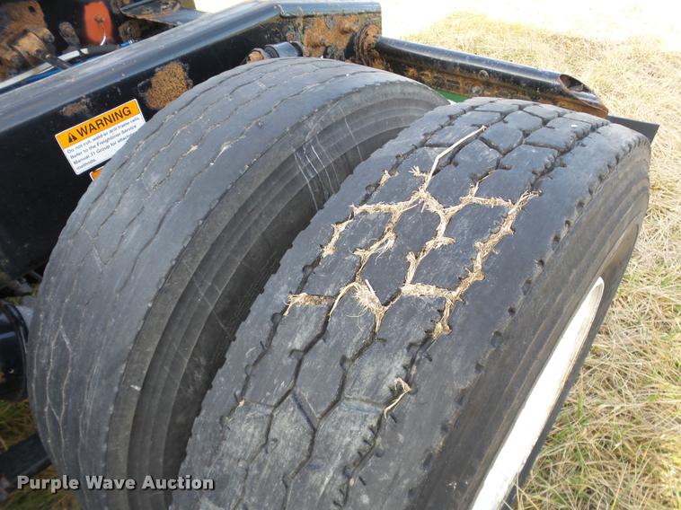 image for item J2643 2007 Freightliner Columbia semi truck