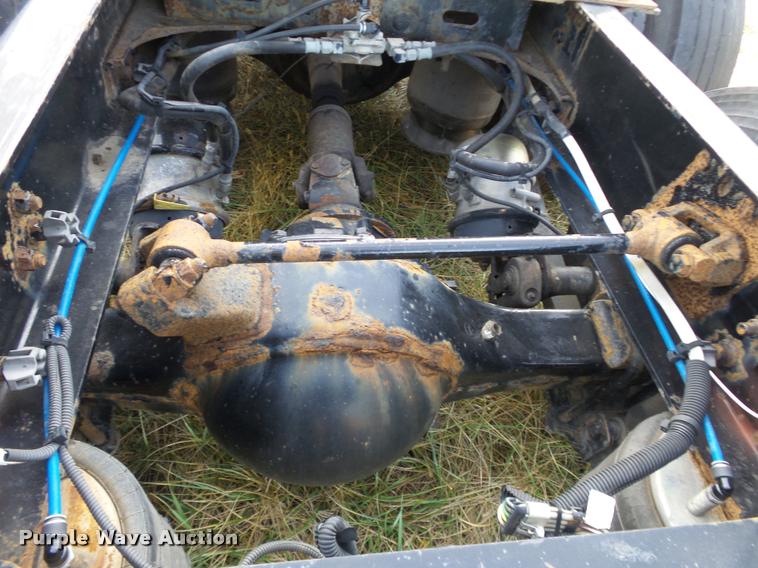 image for item J2643 2007 Freightliner Columbia semi truck