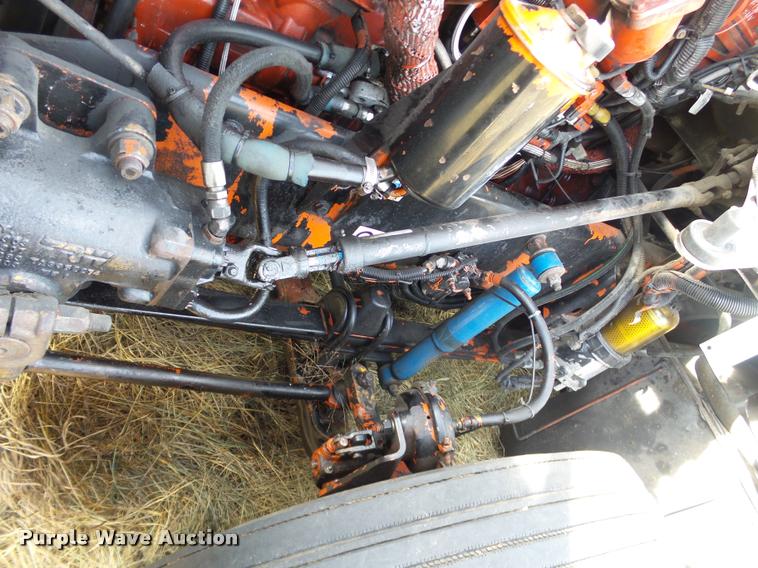 image for item J2644 2005 Kenworth T600 semi truck