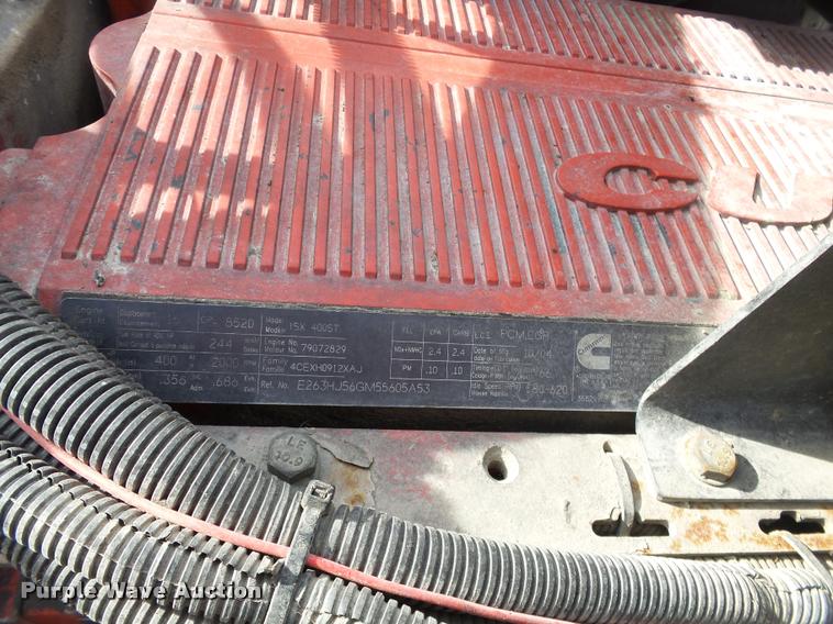 image for item J2644 2005 Kenworth T600 semi truck