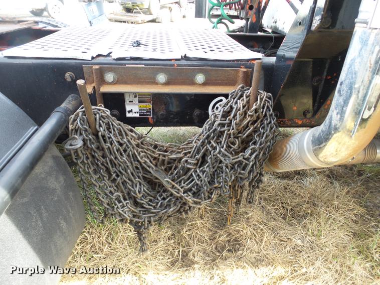 image for item J2644 2005 Kenworth T600 semi truck