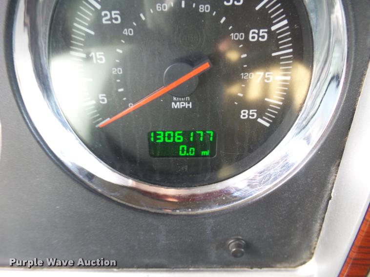 image for item J2645 2007 Kenworth T600 semi truck