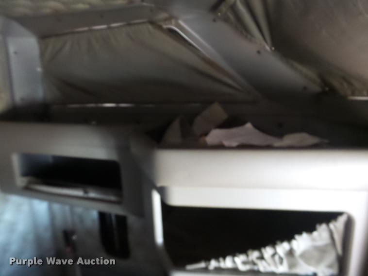 image for item J2645 2007 Kenworth T600 semi truck