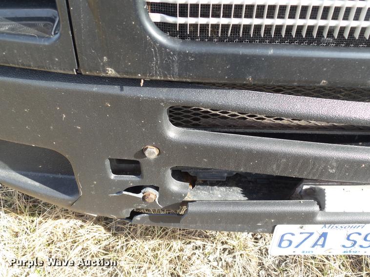 image for item J2645 2007 Kenworth T600 semi truck