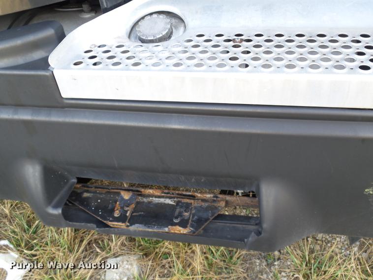 image for item J2645 2007 Kenworth T600 semi truck