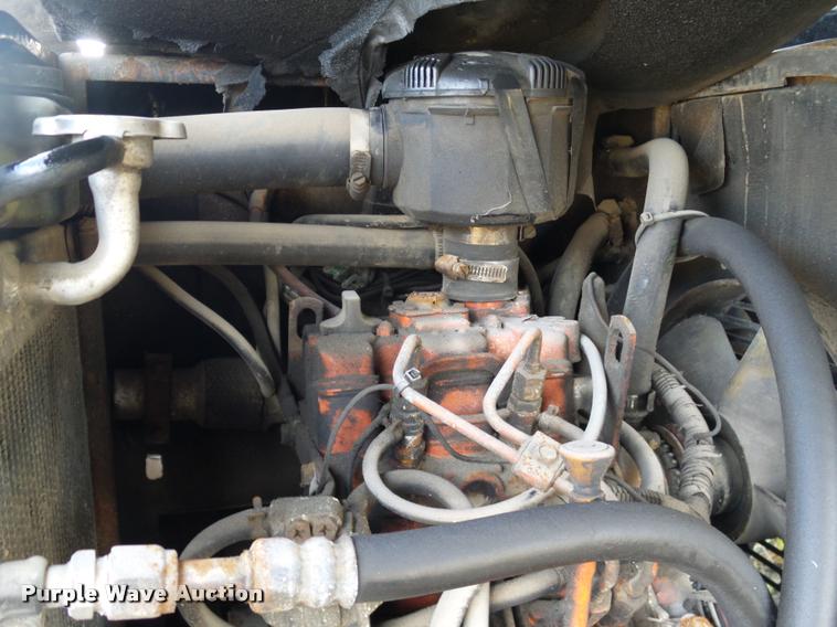 image for item J2645 2007 Kenworth T600 semi truck