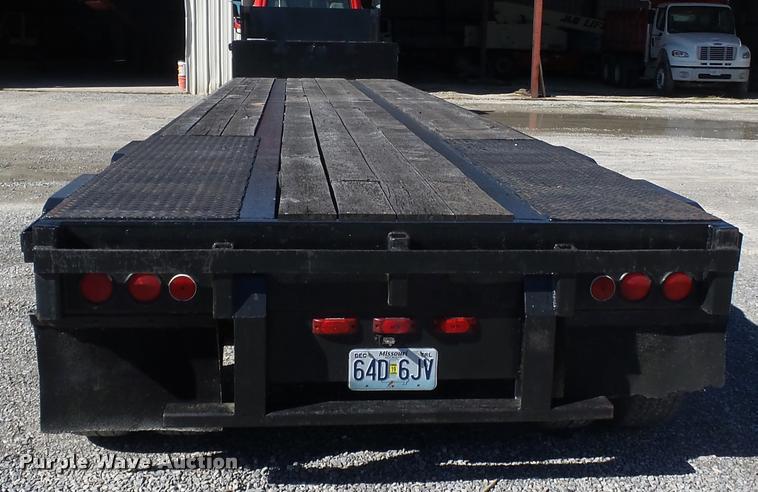 image for item K3347 1987 Fruehauf drop deck trailer