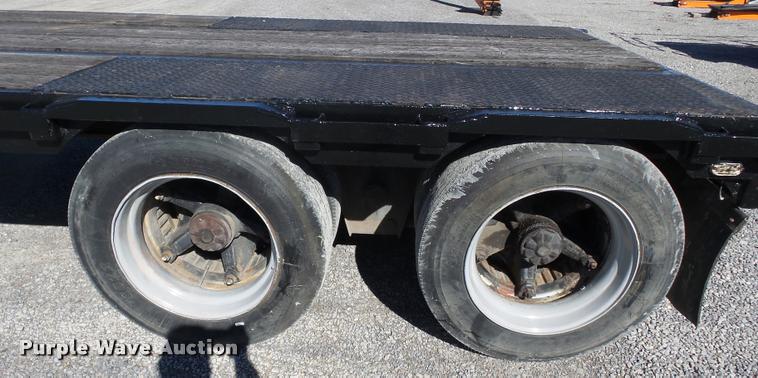 image for item K3347 1987 Fruehauf drop deck trailer