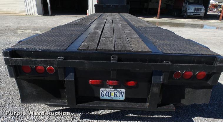 image for item K3347 1987 Fruehauf drop deck trailer