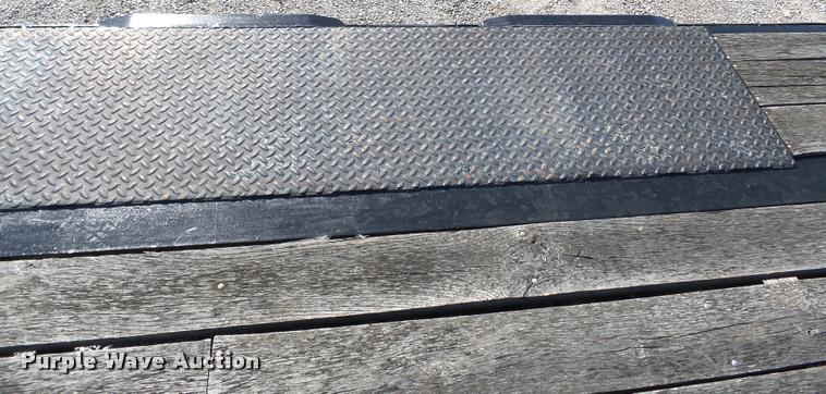 image for item K3347 1987 Fruehauf drop deck trailer