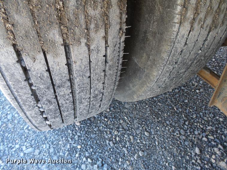 image for item K3347 1987 Fruehauf drop deck trailer