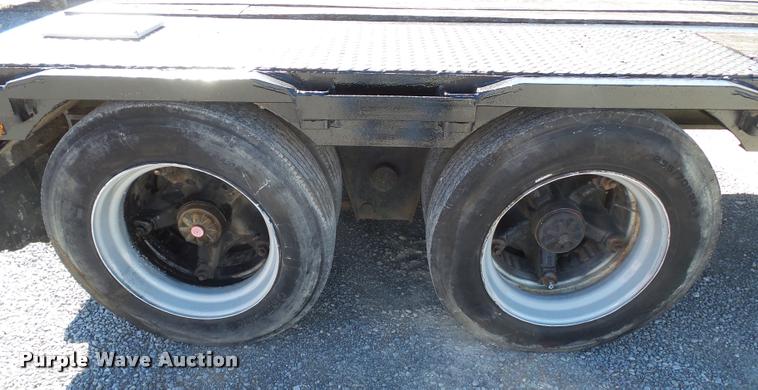 image for item K3347 1987 Fruehauf drop deck trailer