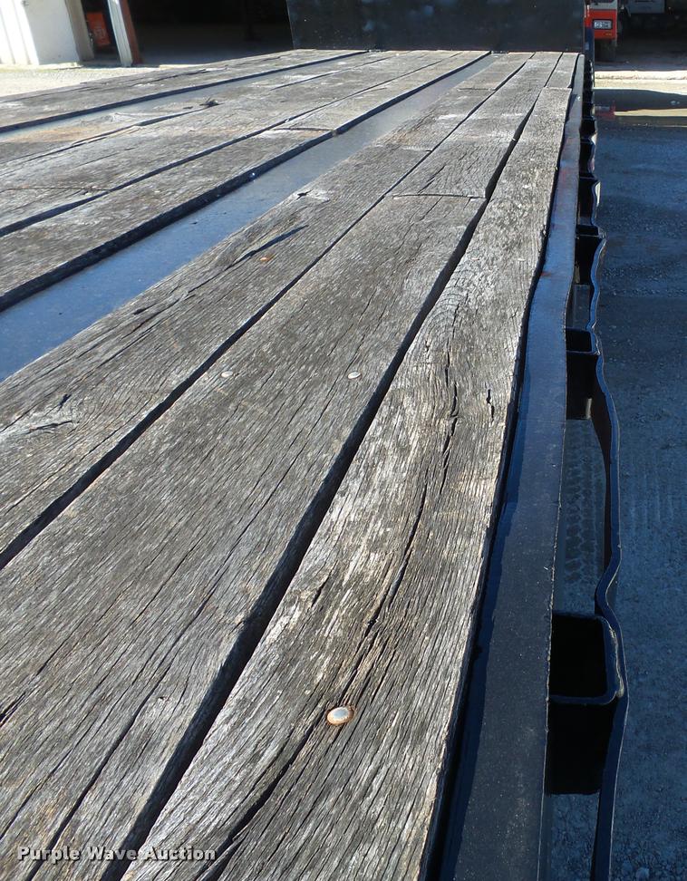 image for item K3347 1987 Fruehauf drop deck trailer