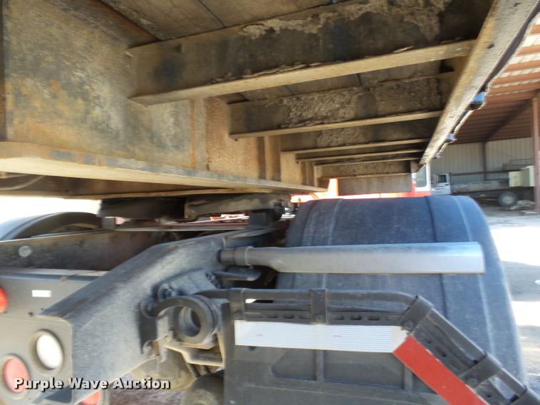 image for item K3347 1987 Fruehauf drop deck trailer