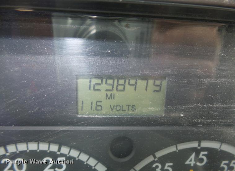 image for item K5767 2005 Freightliner Columbia semi truck