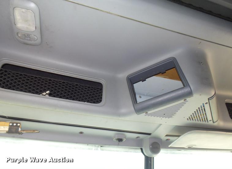 image for item K5767 2005 Freightliner Columbia semi truck