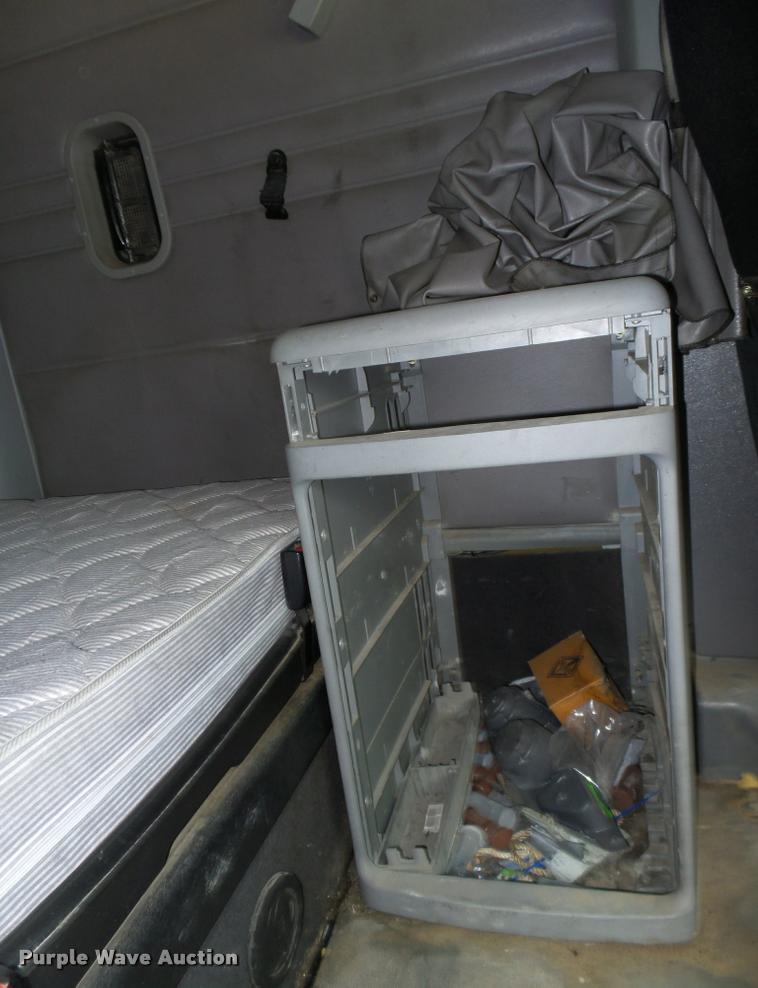 image for item K5767 2005 Freightliner Columbia semi truck