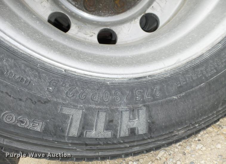 image for item K5767 2005 Freightliner Columbia semi truck