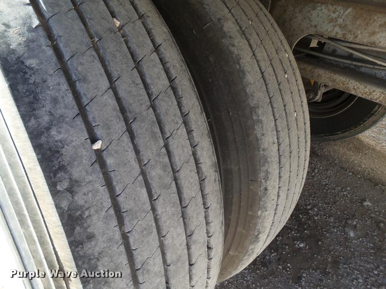 image for item L1625 2006 Lufkin dry van trailer