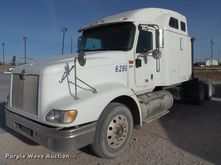 image for item L1628 2007 International 9400i semi truck