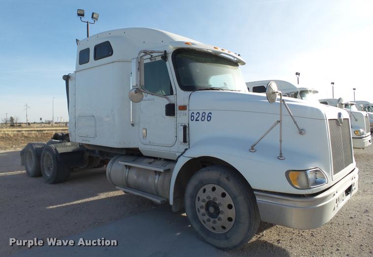 image for item L1628 2007 International 9400i semi truck
