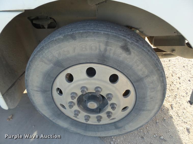 image for item L1628 2007 International 9400i semi truck